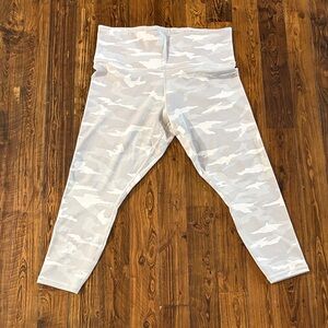 Athleta Gray Camouflage Leggings Size 1X